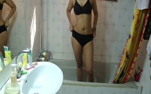Video gal 7 Pakistani girl self shoot video taking shower. 